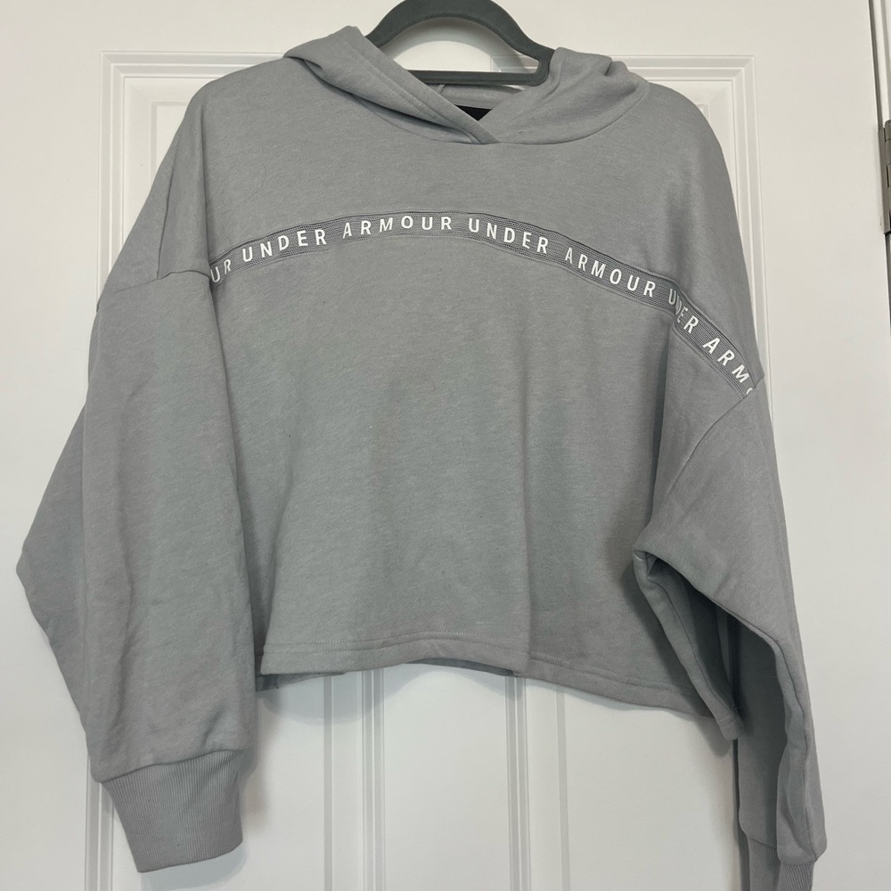 UNDER ARMOUR HOODIE